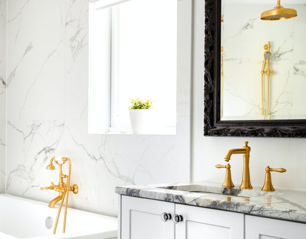 beleza-design-and-construction-bathroom-gold-fixtures