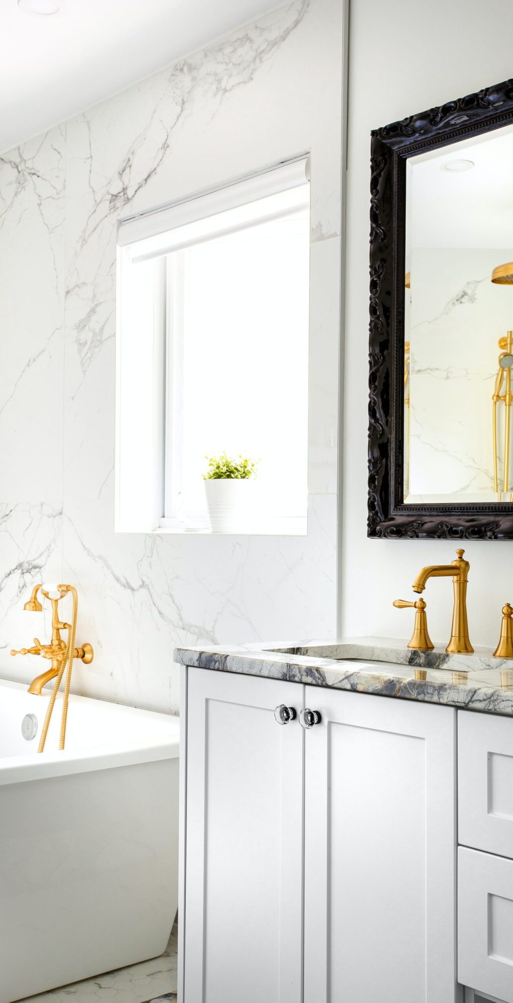 beleza-design-and-construction-bathroom-gold-fixtures